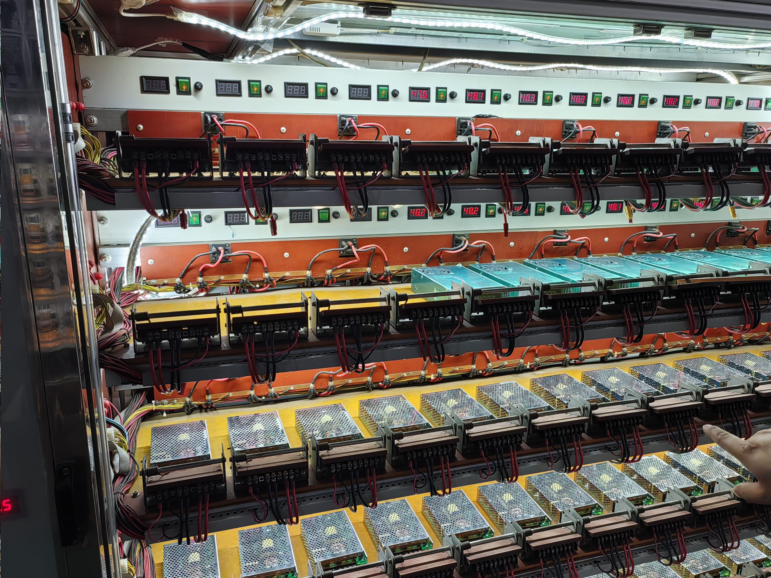Energized electrical test rack
